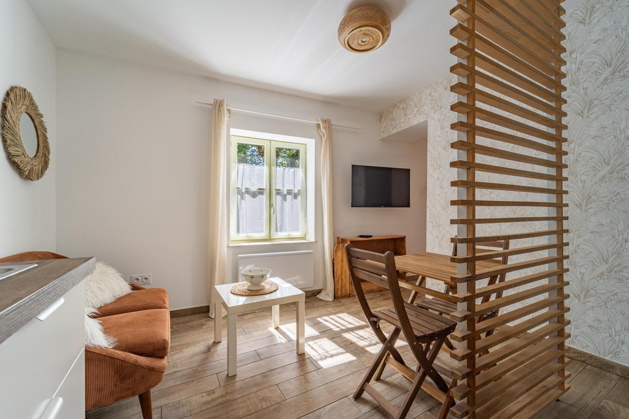 Cosy Room'S Frontonas Ngoại thất bức ảnh
