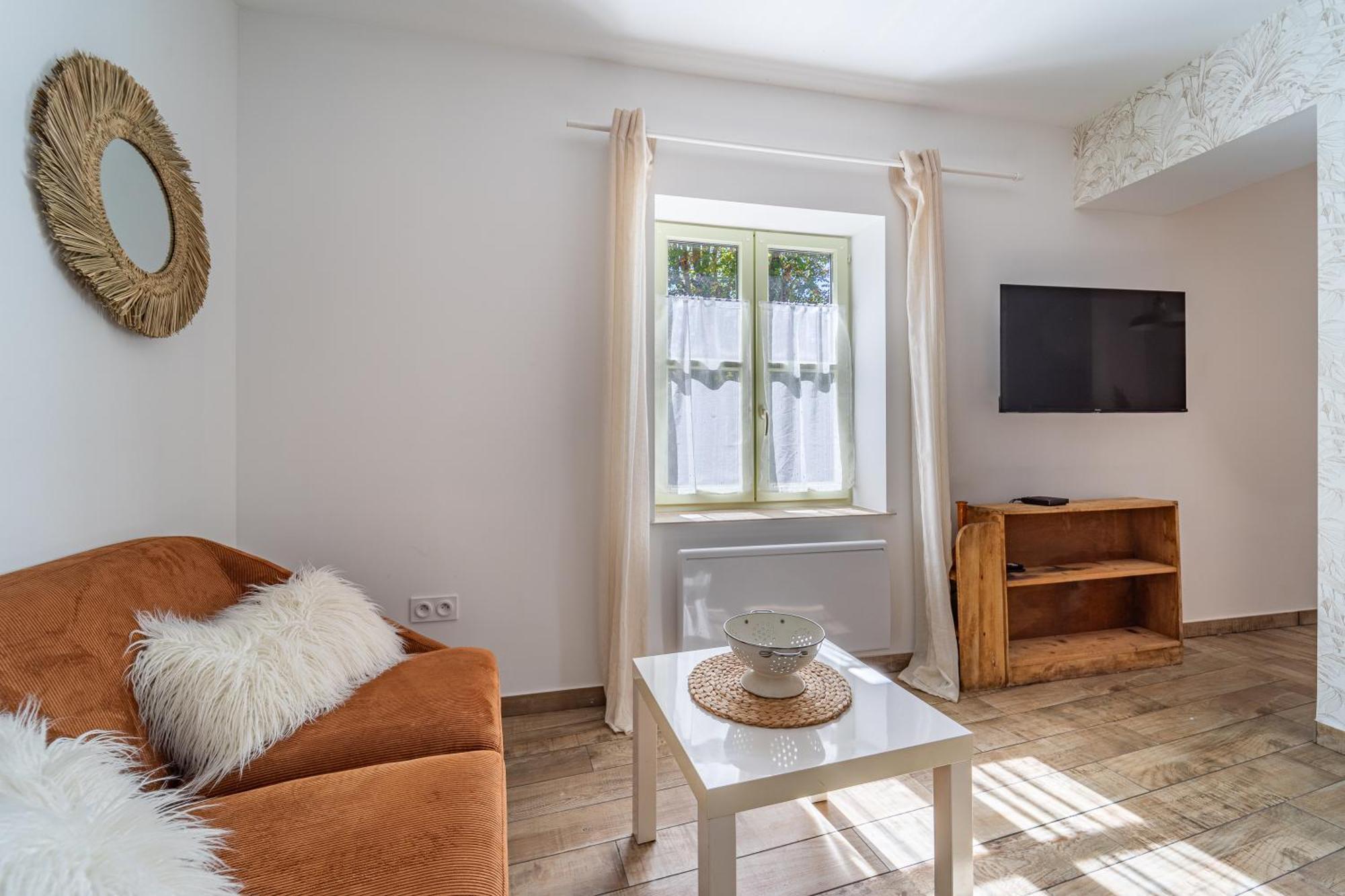 Cosy Room'S Frontonas Ngoại thất bức ảnh