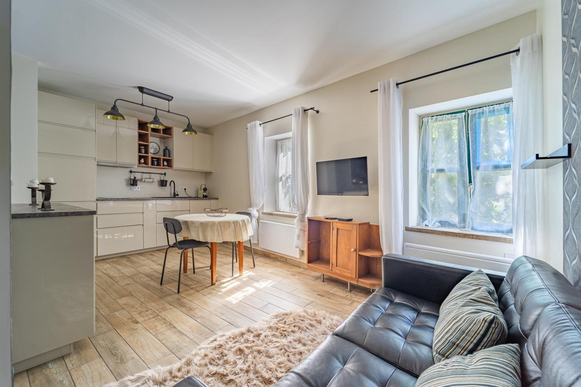 Cosy Room'S Frontonas Ngoại thất bức ảnh