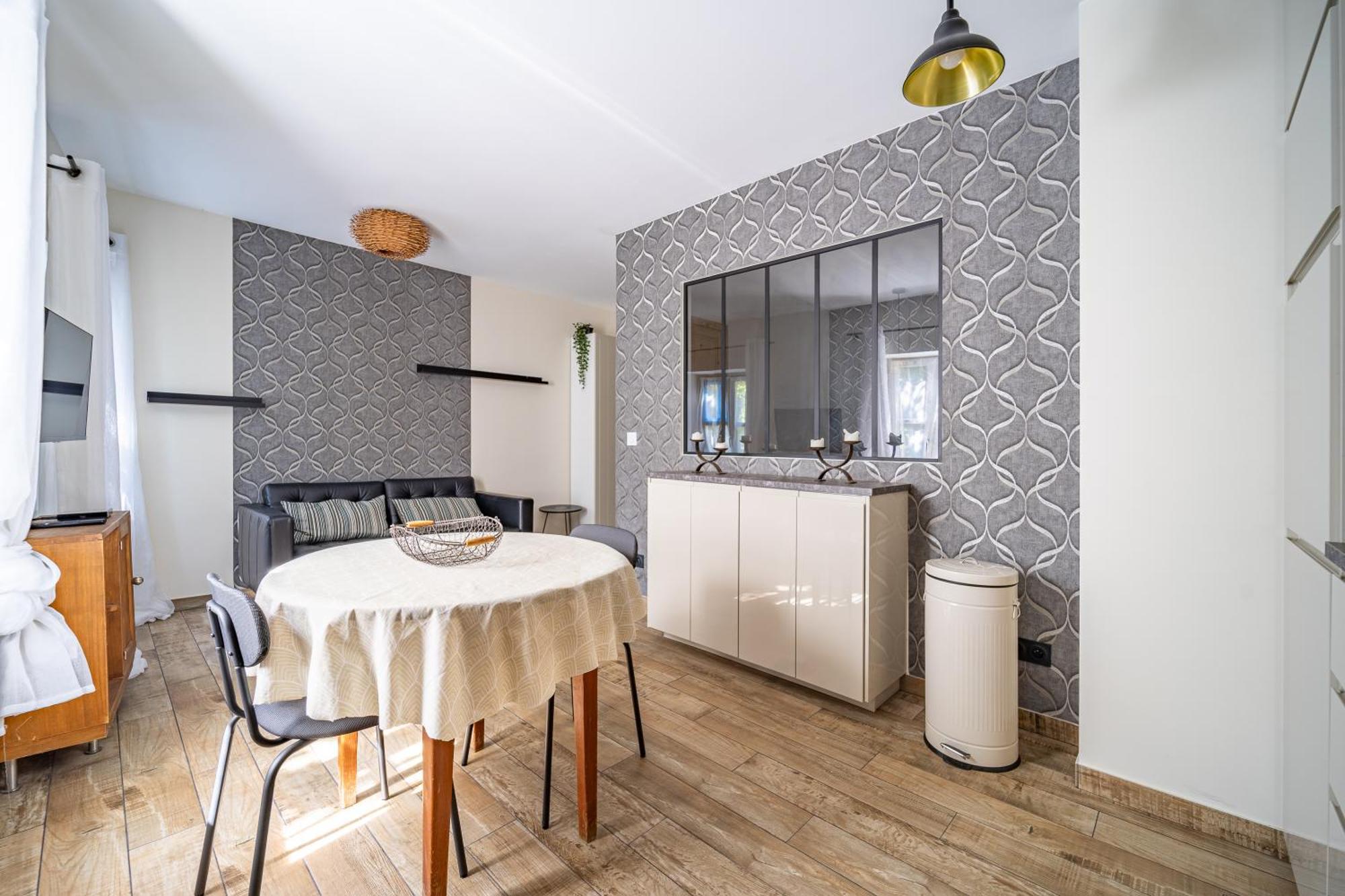 Cosy Room'S Frontonas Ngoại thất bức ảnh